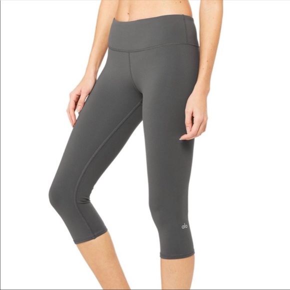 Alo airbrush capris leggings! - Picture 3 of 11